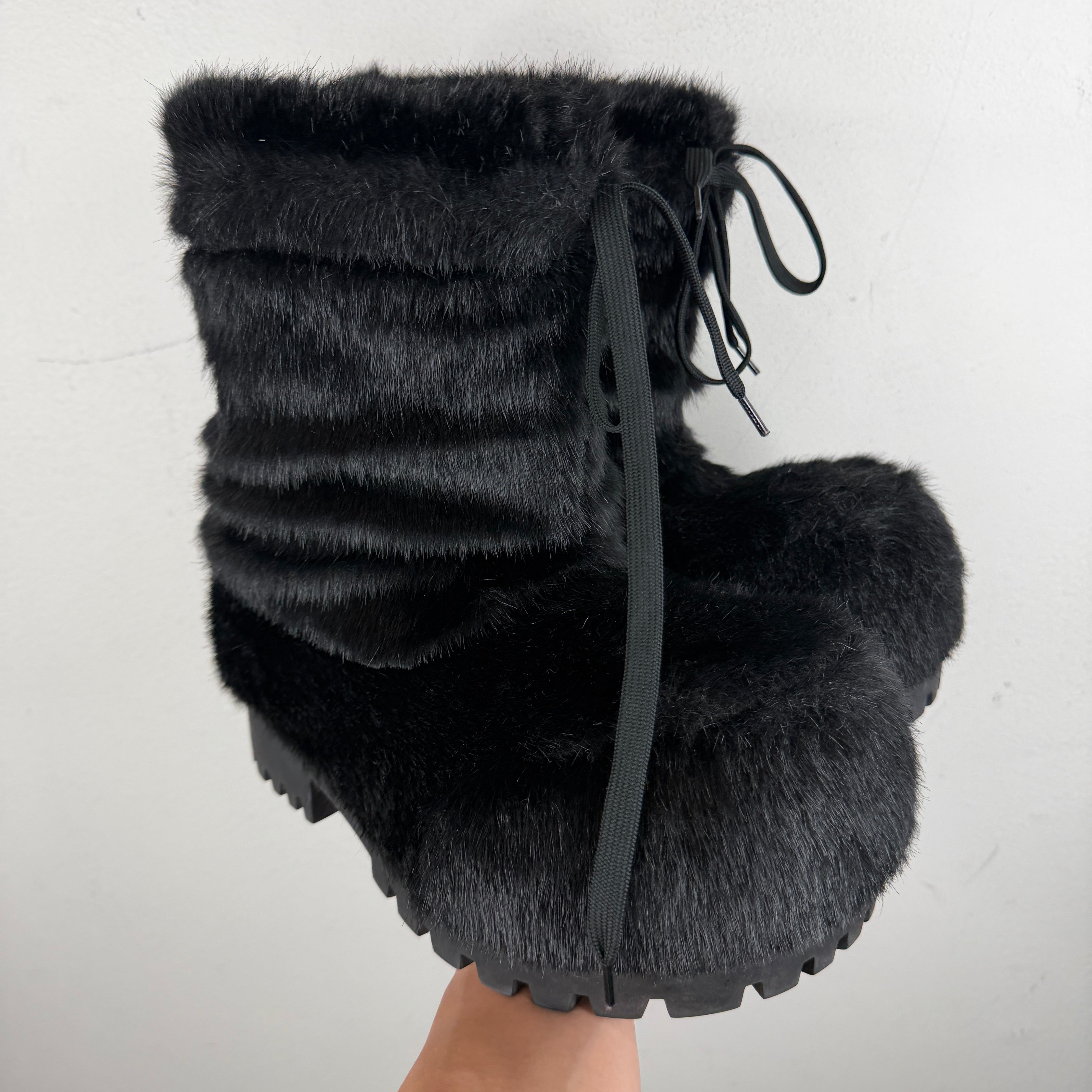 Balenciaga Black Furry Alaska Boots – www.Lukes.store