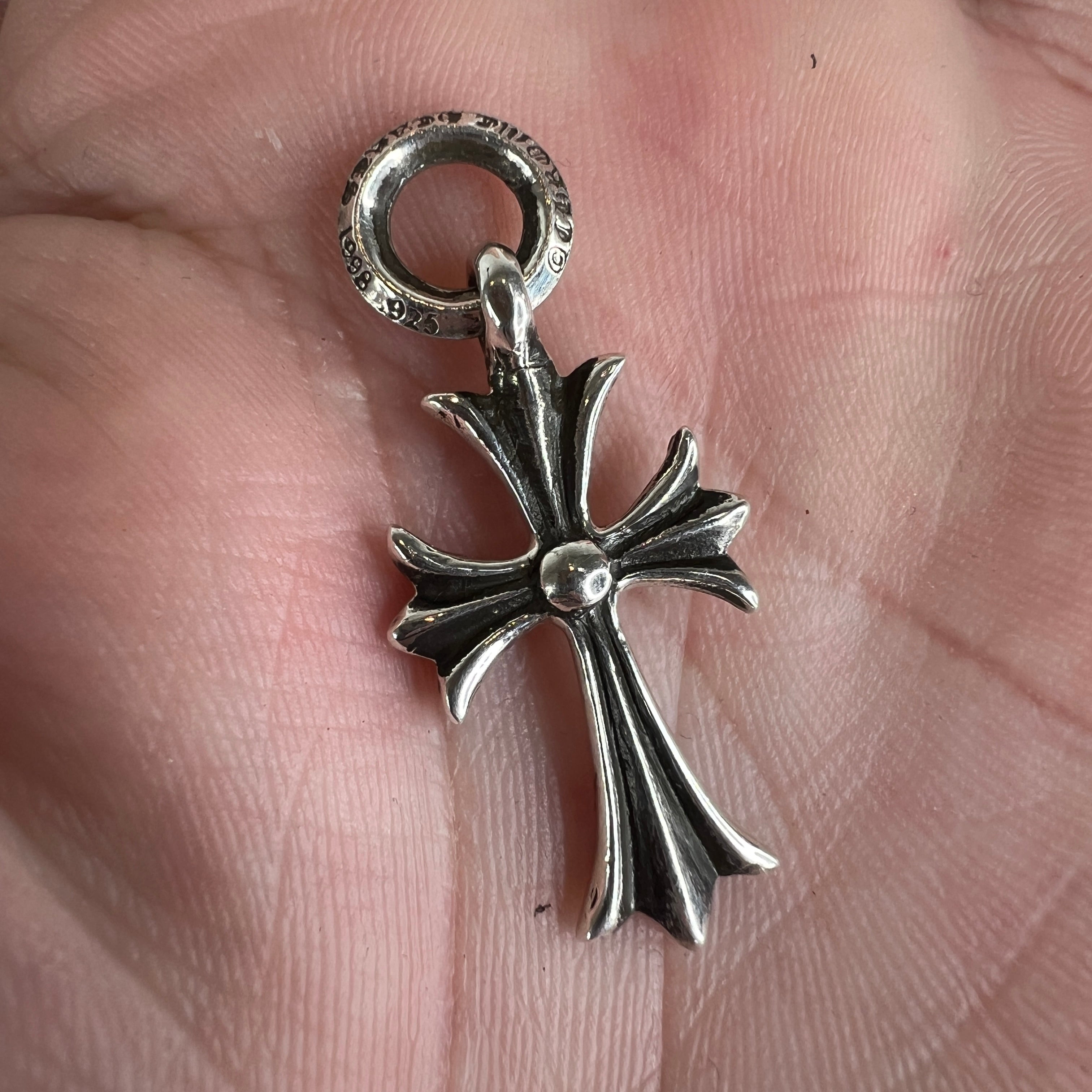 Chrome Hearts Small Cross Pendant – www.Lukes.store