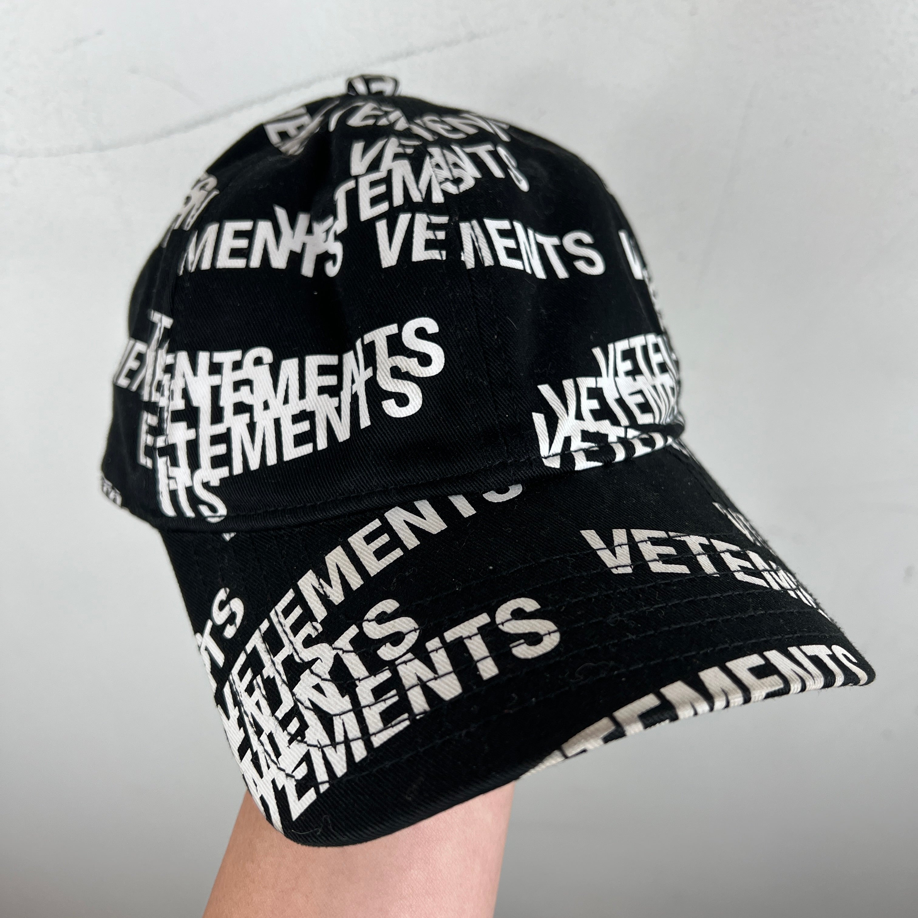 Buy Vetements Stamped Logo Cap 'Black' - UA52CA950B BLAC | GOAT