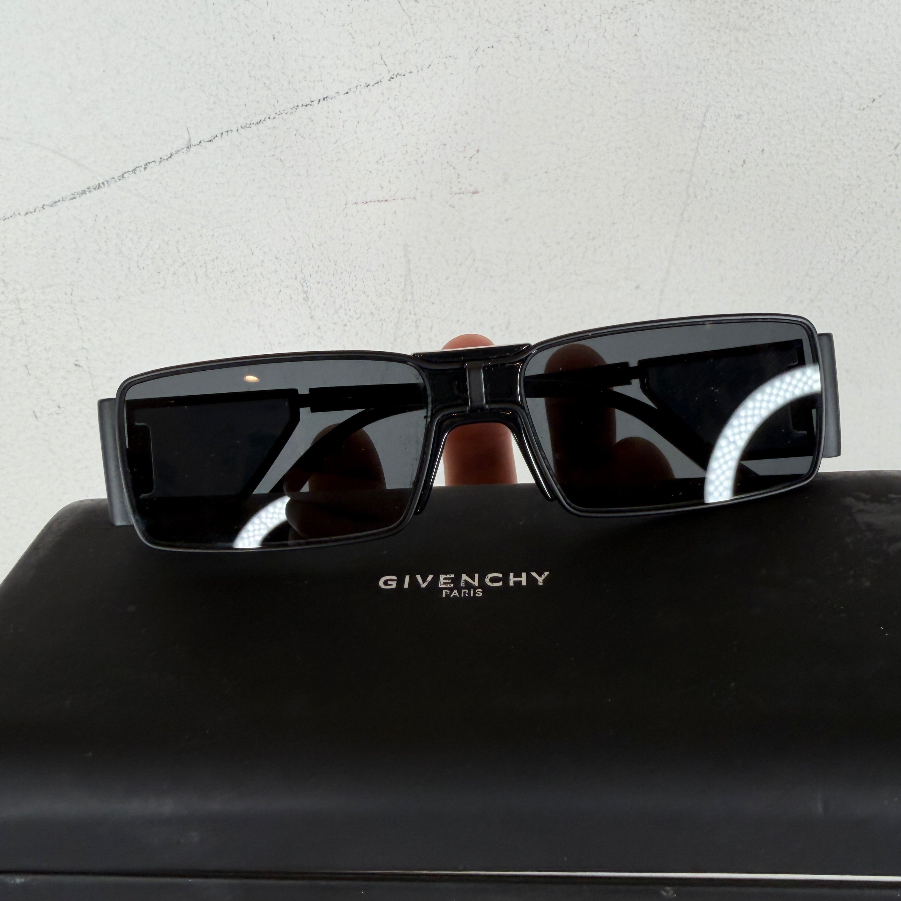 Givenchy GV7165/S Sunglasses – www.Lukes.store