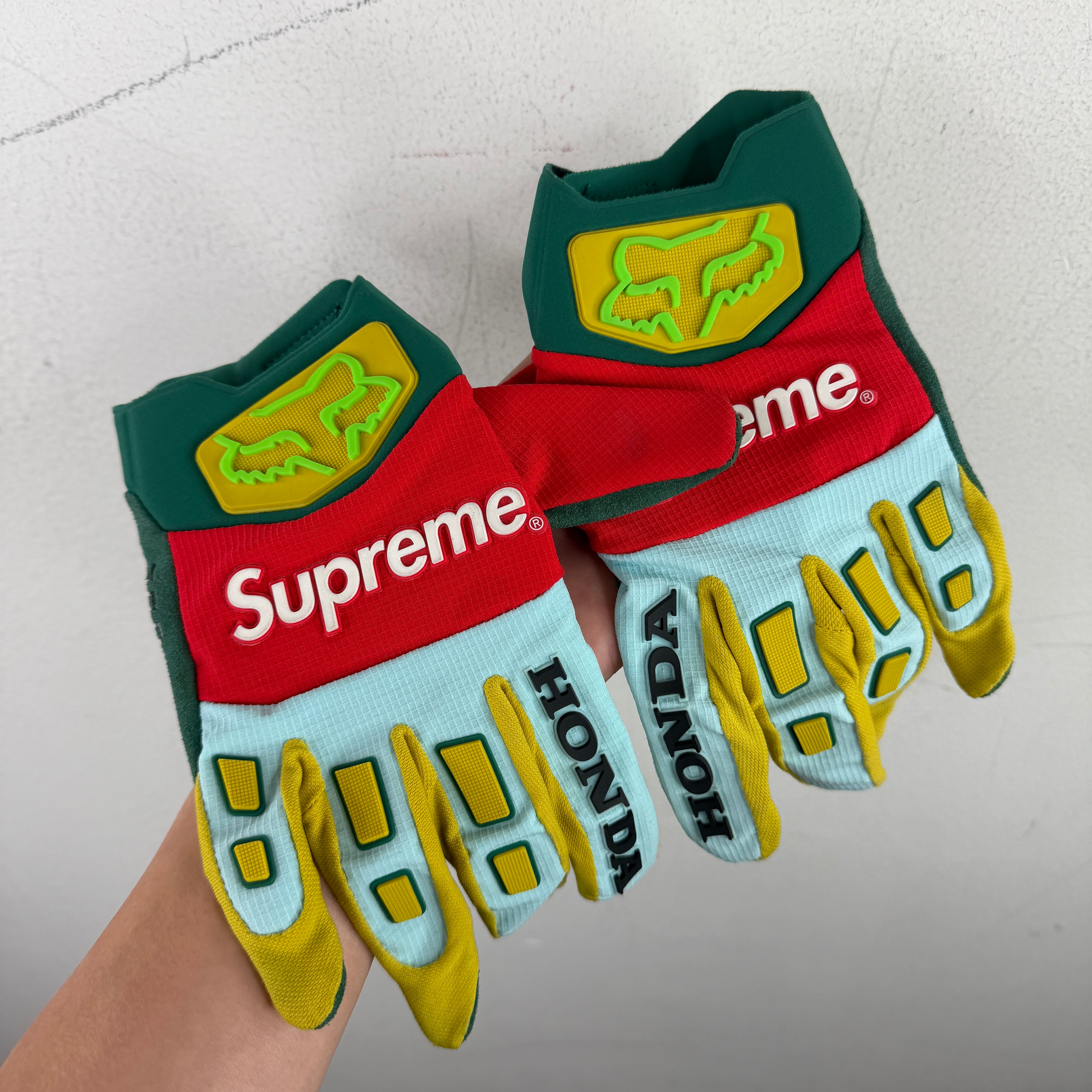 Supreme Fox Honda Racing Gloves – www.Lukes.store