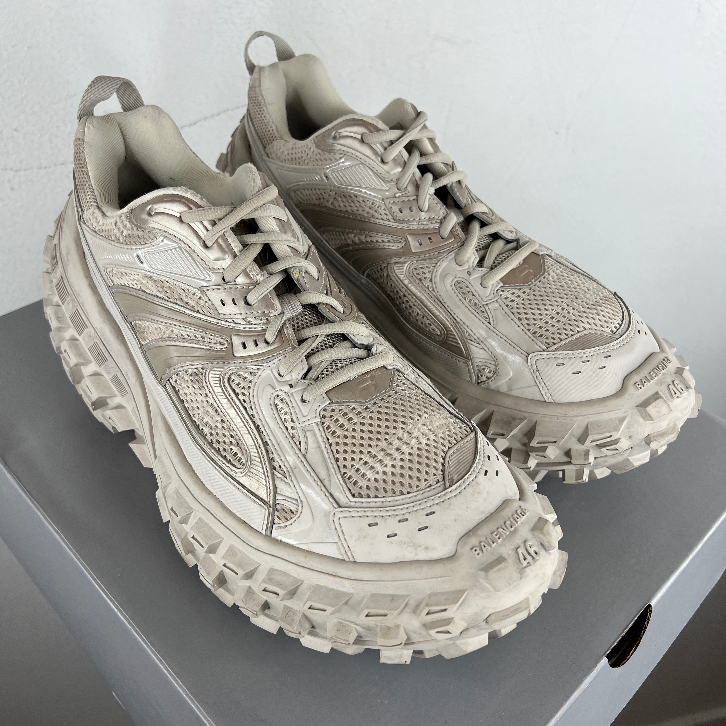 Balenciaga Tan Defender Sneakers – www.Lukes.store