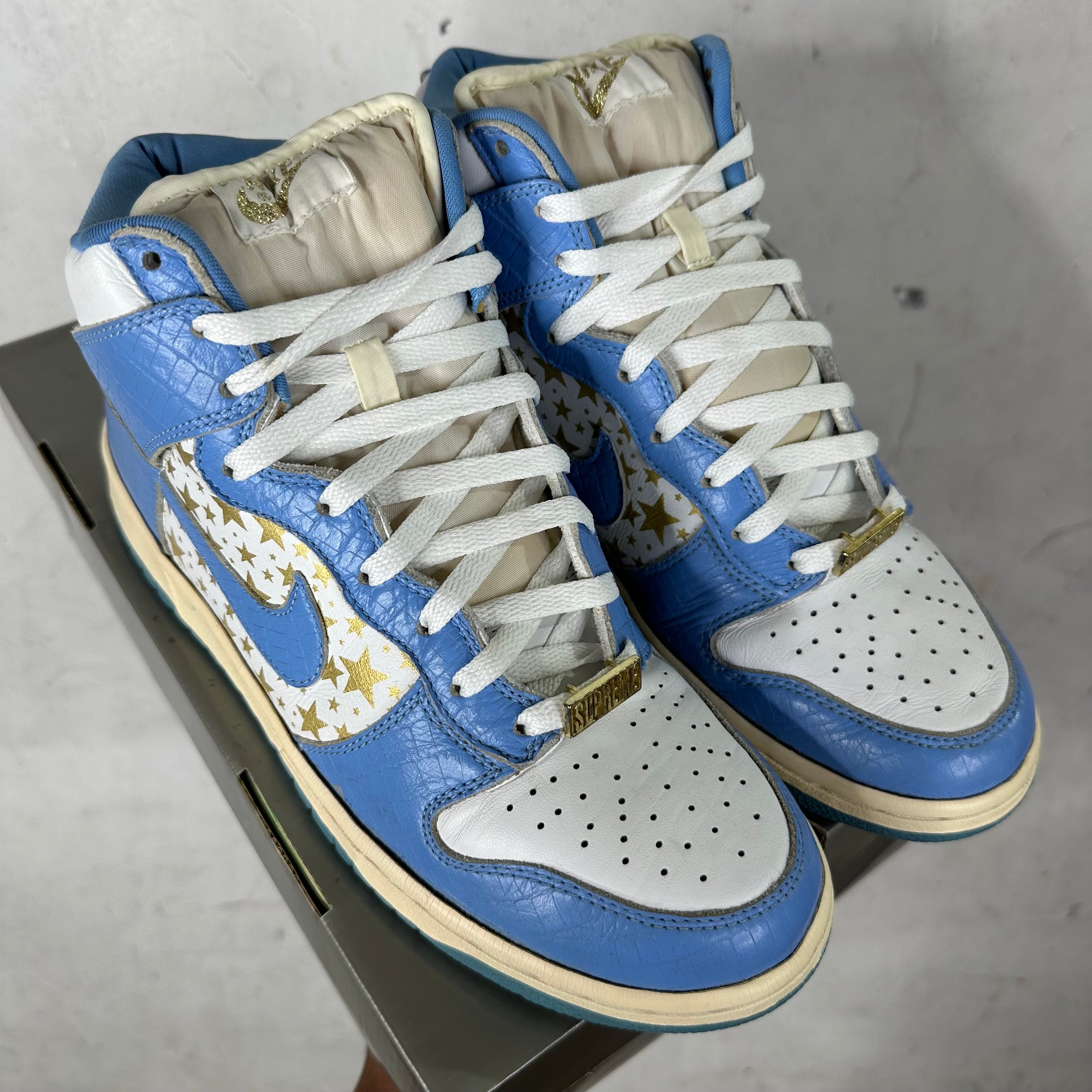 Supreme × Nike SB Dunk High \"Blue Stars\" Nike SB Dunk high 💥 Supreme BLUE STARS 💥 size 10.5 w/ OG