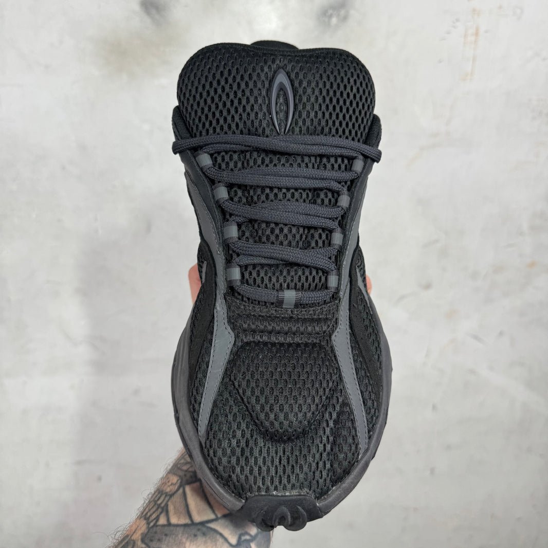 Type Various Black Zero Sneakers