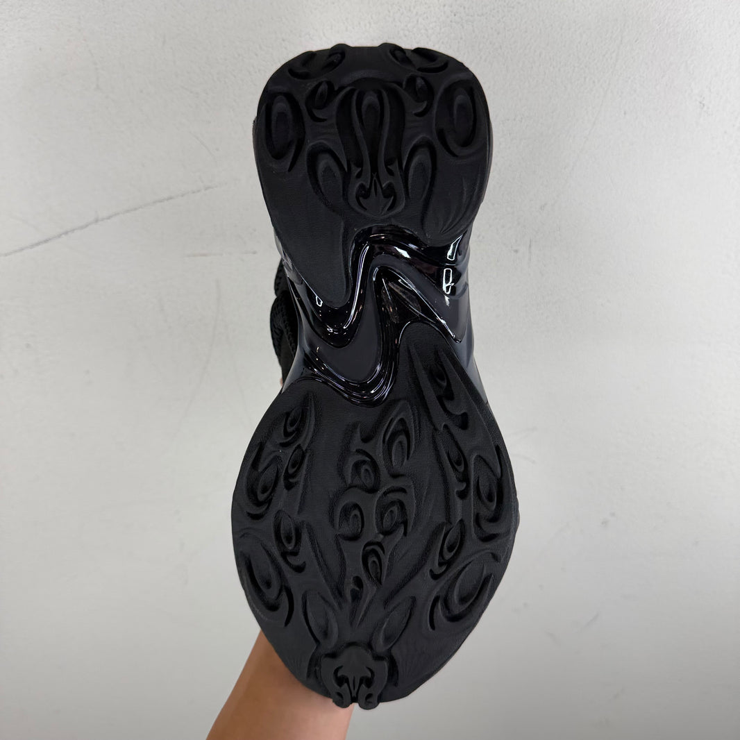 Type Various Black Zero Sneakers