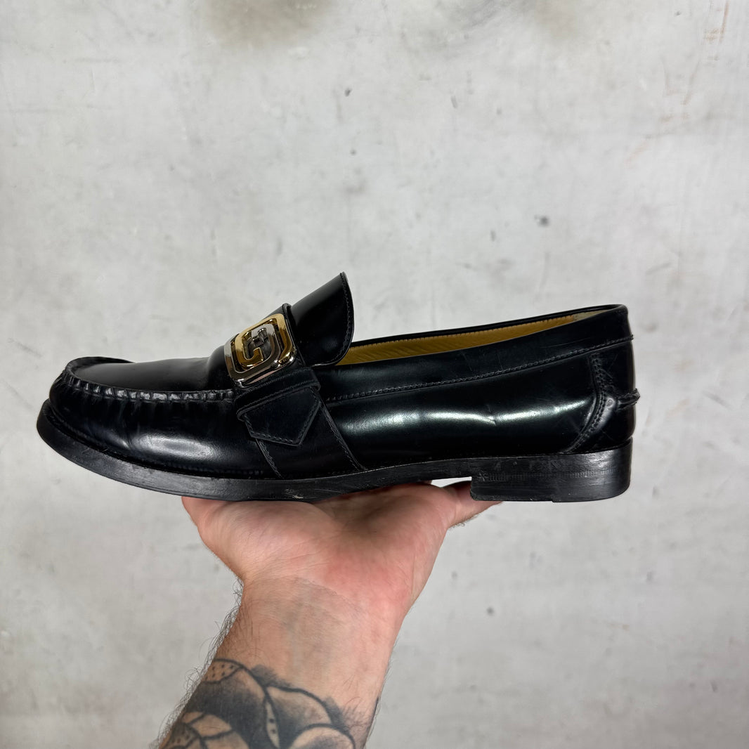 Gucci Two Toned Buckle Loafers