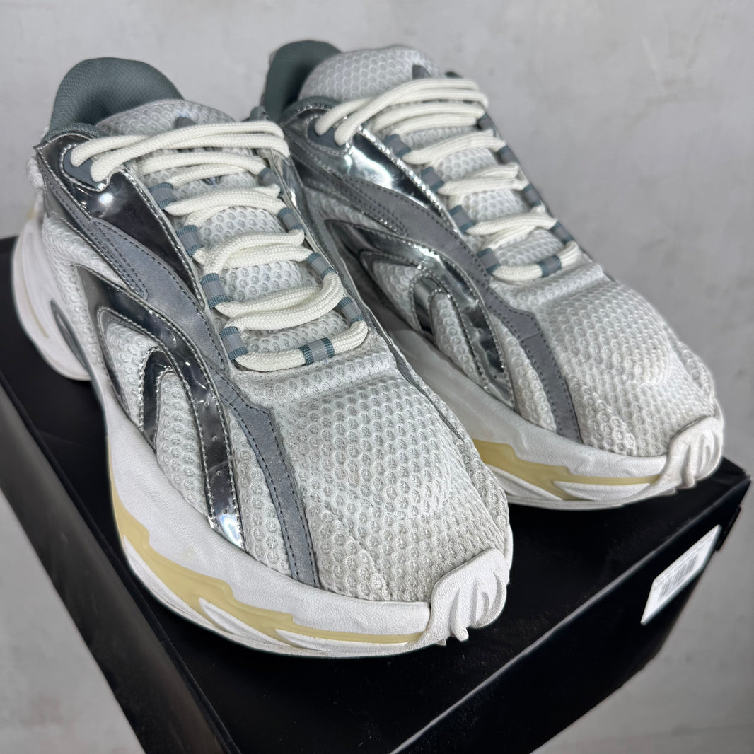 Type Various White Zero Runners