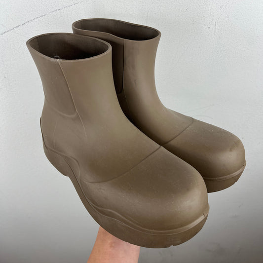 Bottega Veneta Brown Rubber Puddle Boots