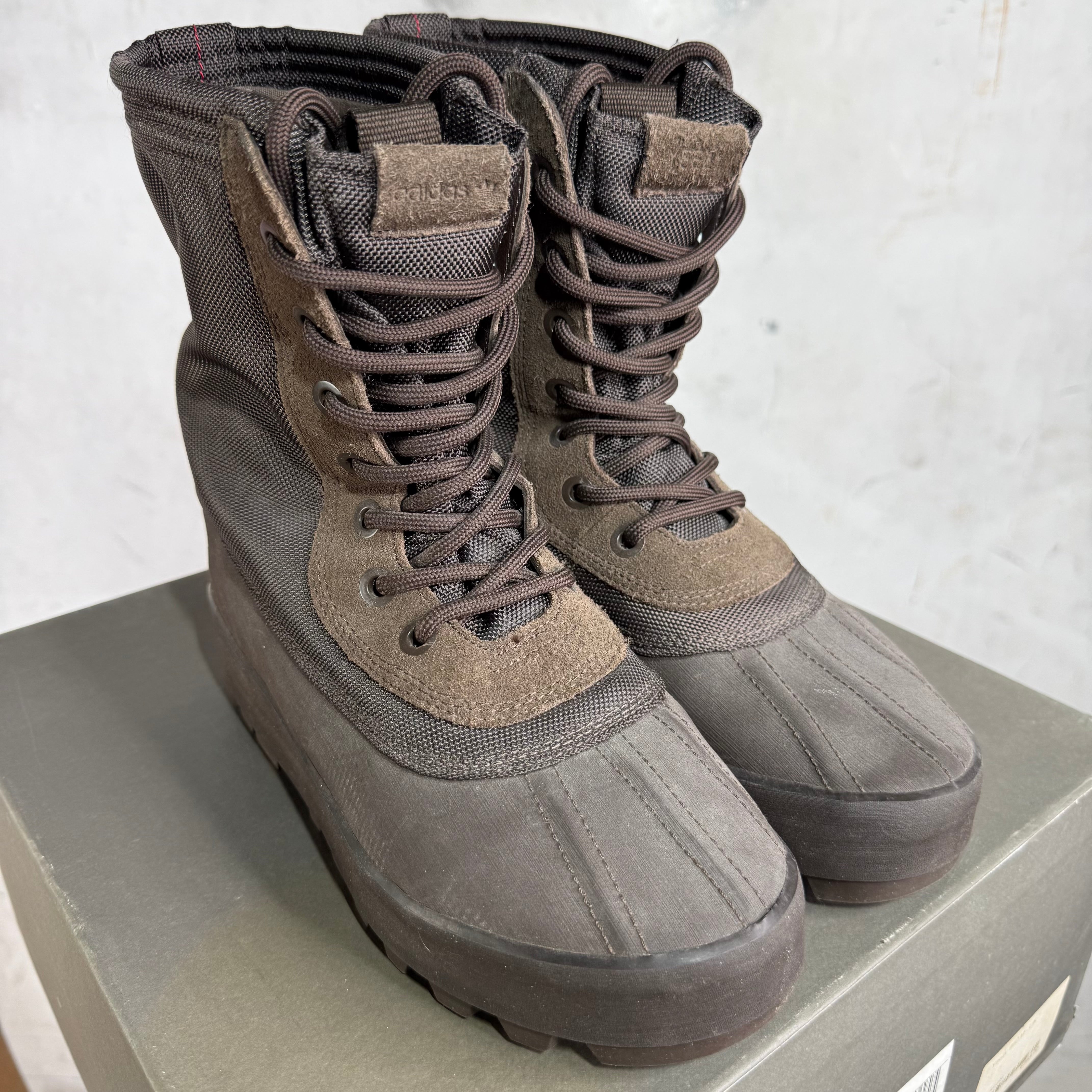 yeezy boost 950 チョコレートブラウン イージーブースト950 adidas 