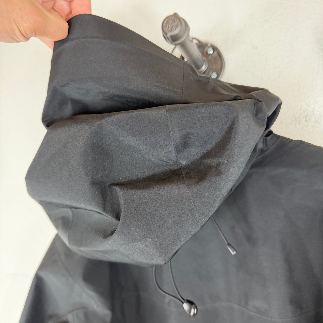 Arc'teryx Black Alpha SV Jacket