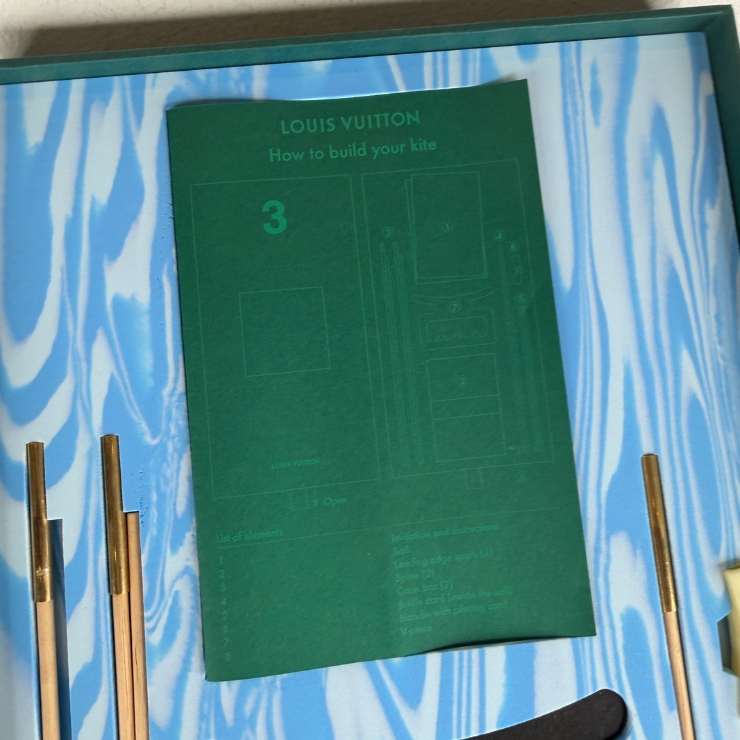 Louis Vuitton Kite Set