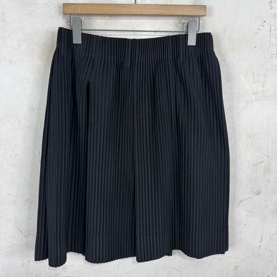Issey Miyake Black Skirted Pleates Shorts