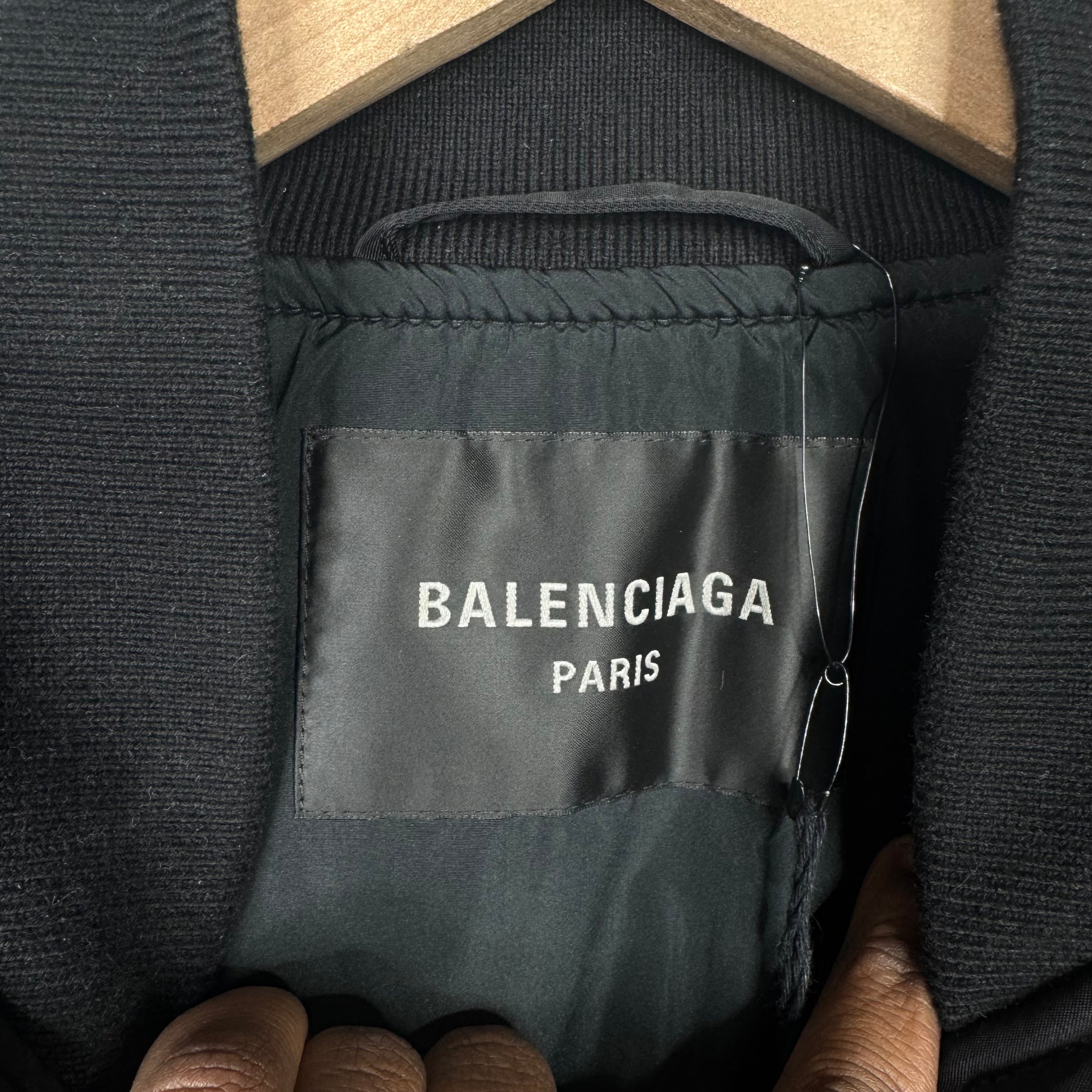 ジャケット・アウター Balenciaga padded bomber 30897173_59758376_600.jpg