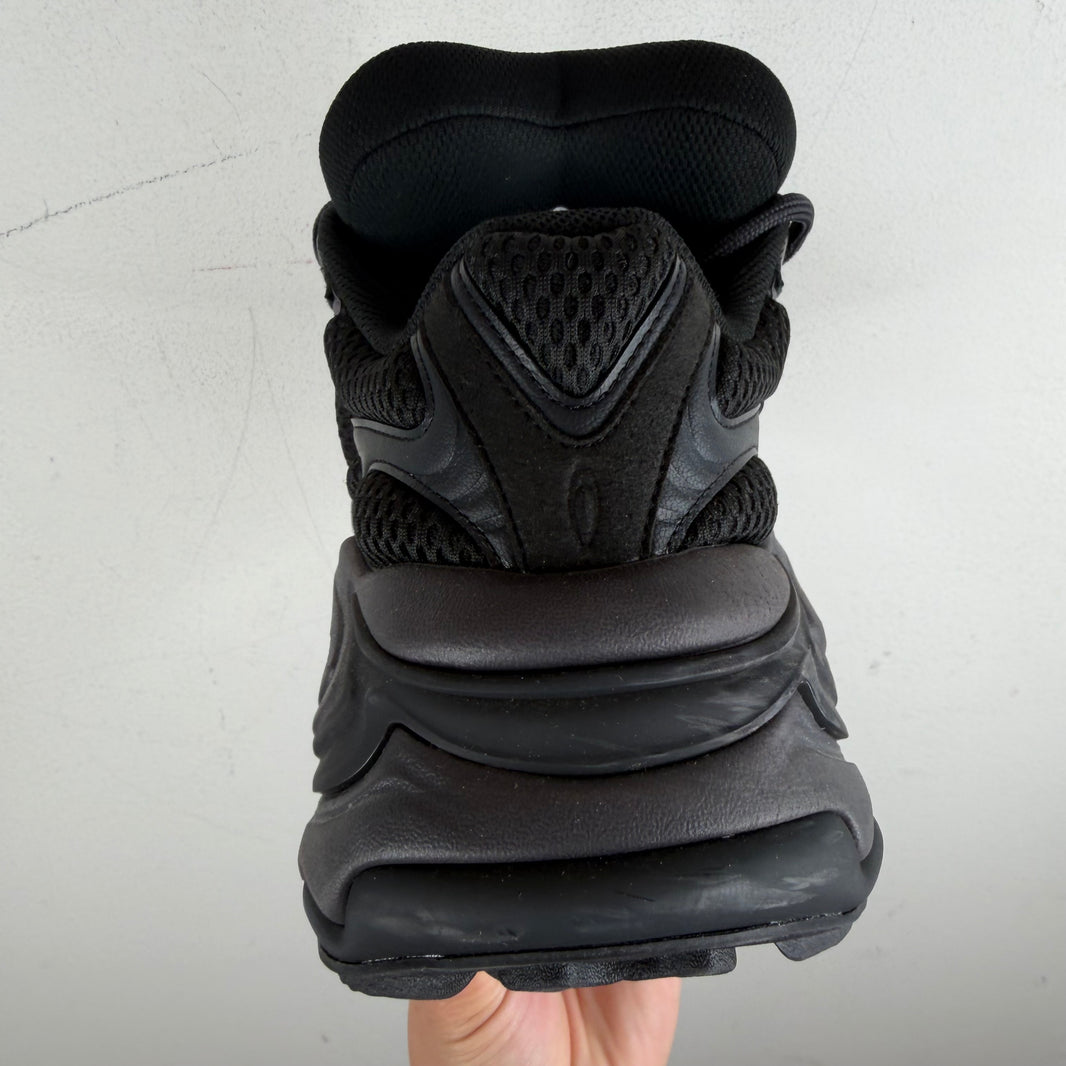Type Various Black Zero Sneakers