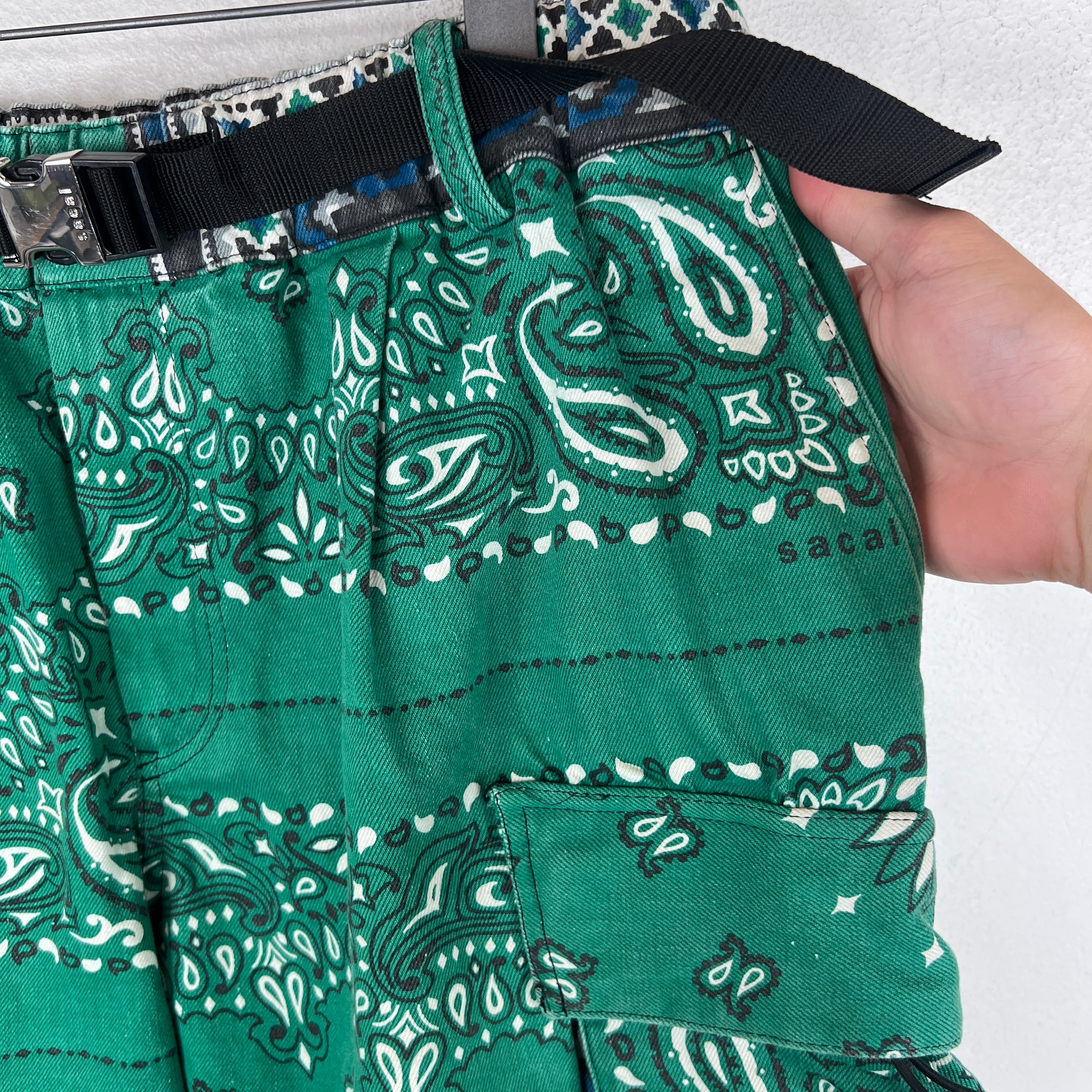 Sacai Green Paisley Belted Cargo Shorts – www.Lukes.store