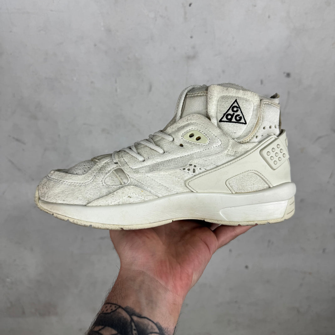 Nike x CDG White Mowabbs