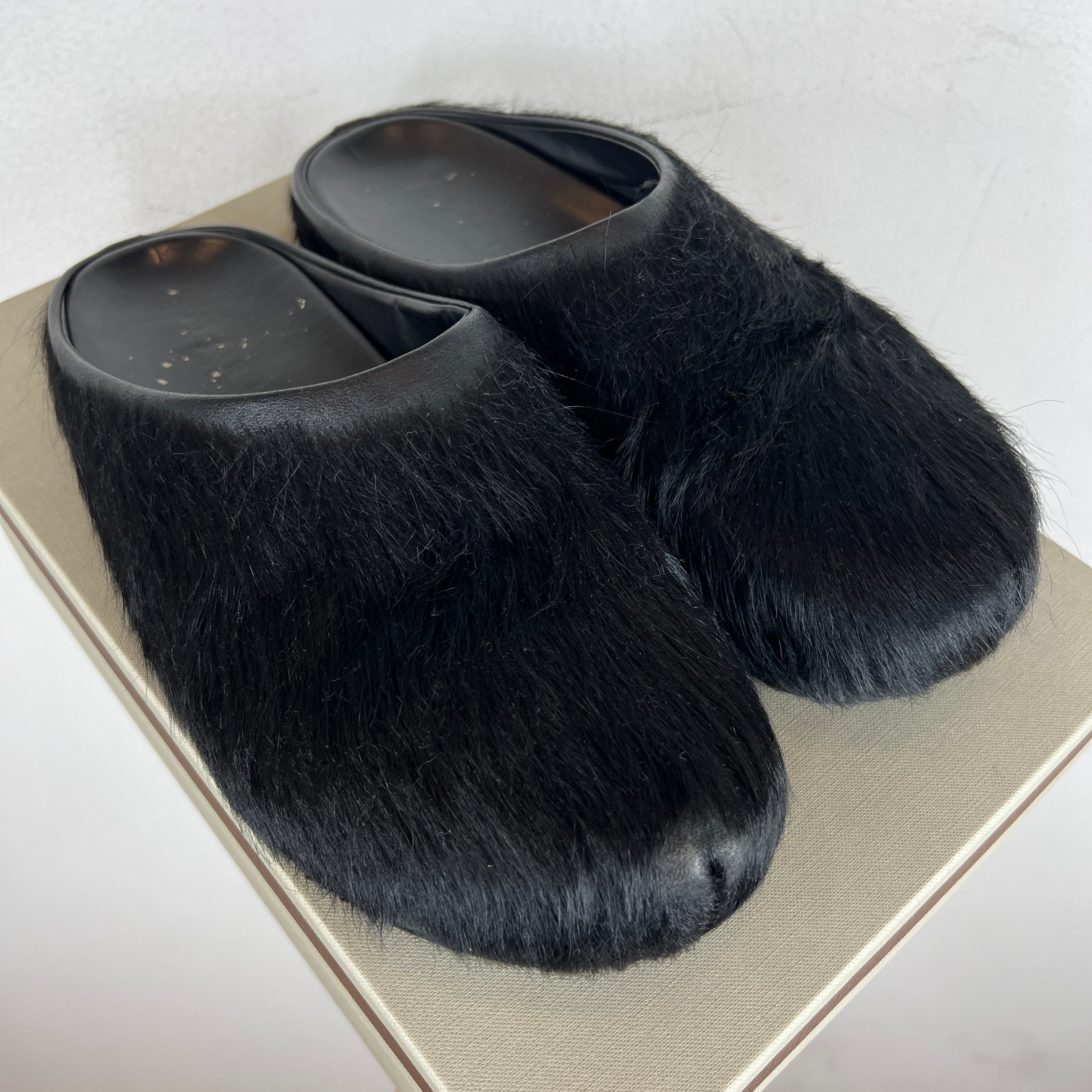 Marni Black Fussbett Sabot Mules – www.Lukes.store