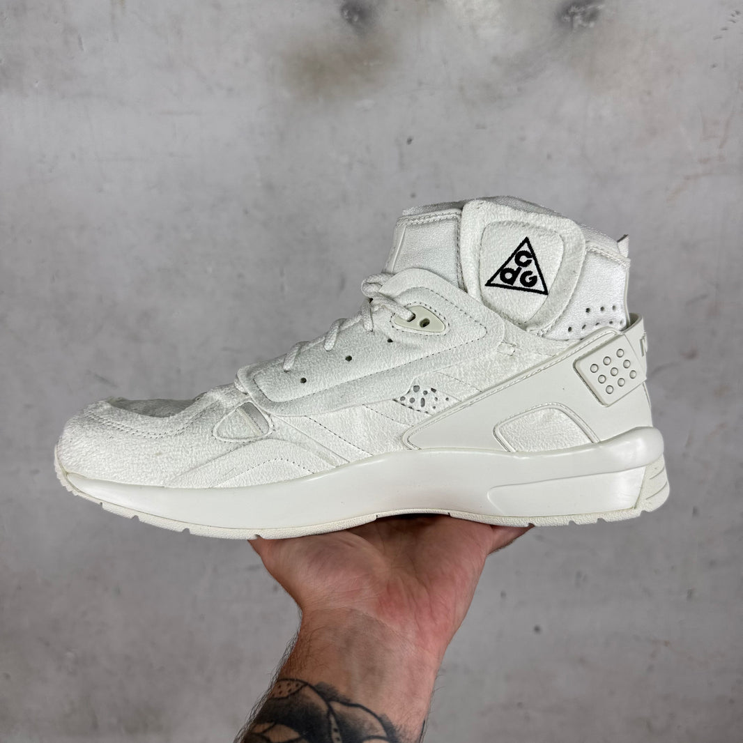 Nike x CDG White Mowabbs