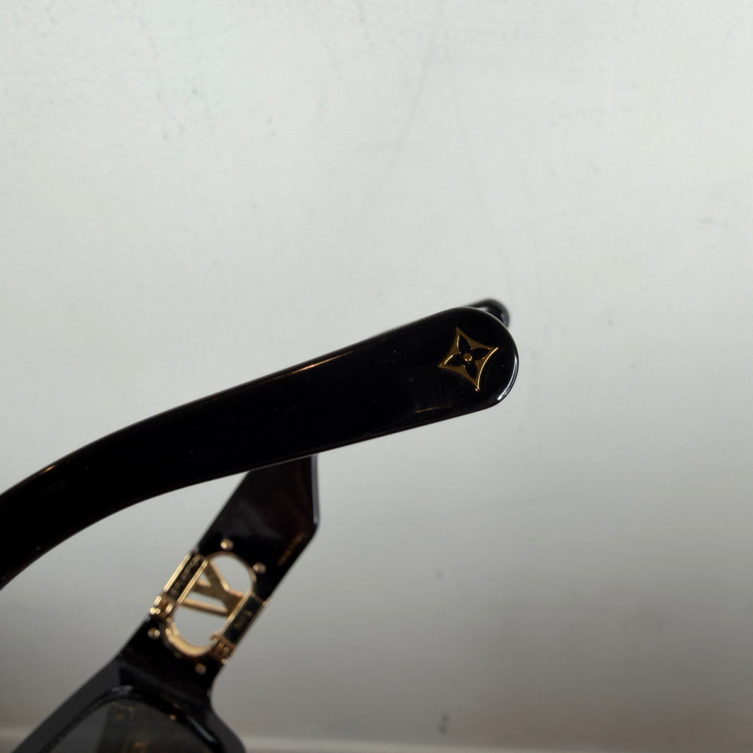 Louis Vuitton Link Sunglasses