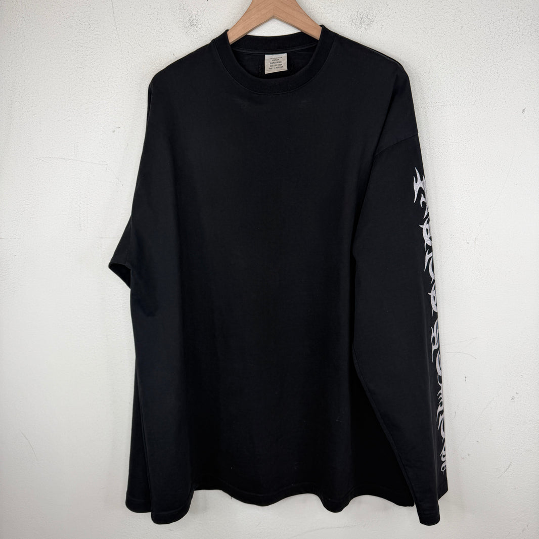 VETEMENTS Black Gothic Logo Longsleeve T-Shirt