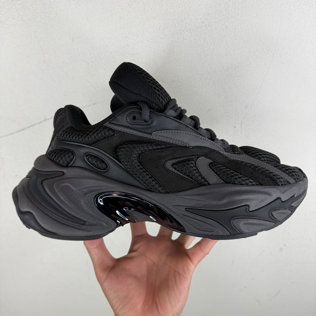 Type Various Black Zero Sneakers