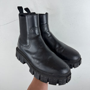 Fendi Chelsea Boots