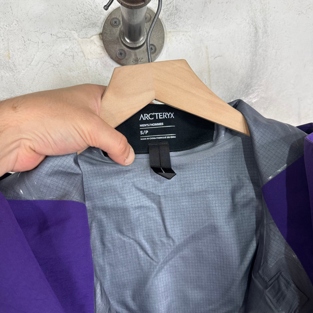 Arc'teryx Sabre SV Purple Shell Jacket