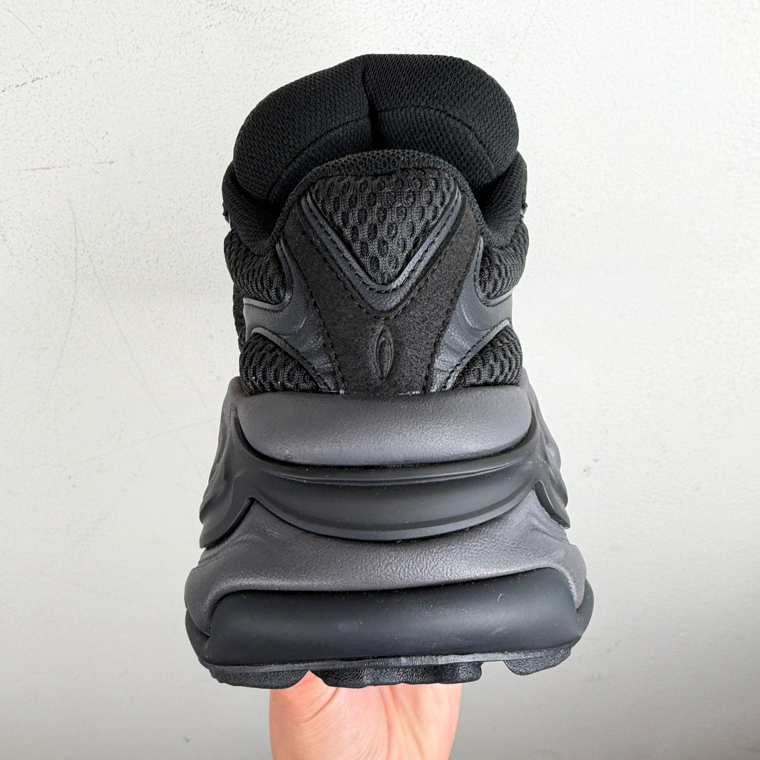 Type Various Zero Black Sneakers