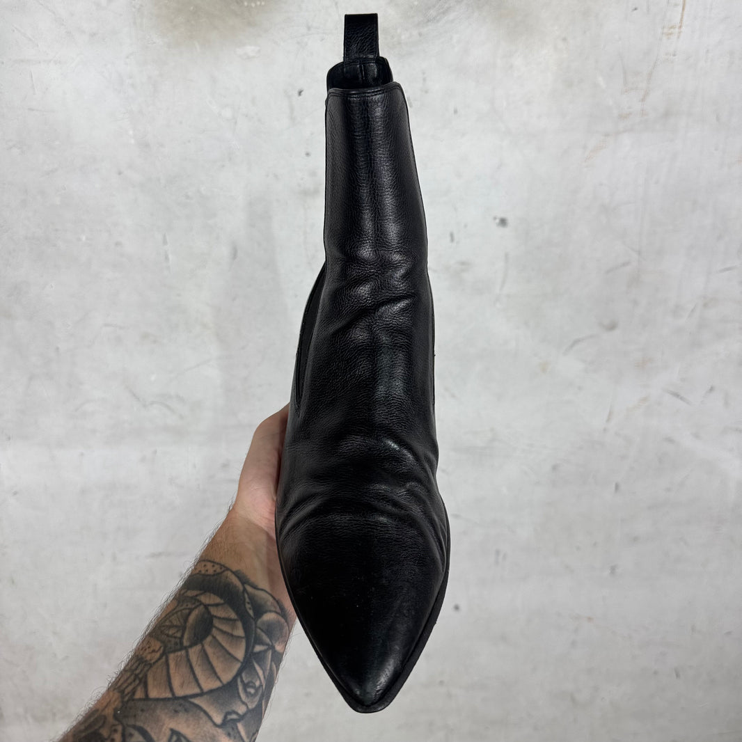 Saint Laurent Pointed Chelsea Boots