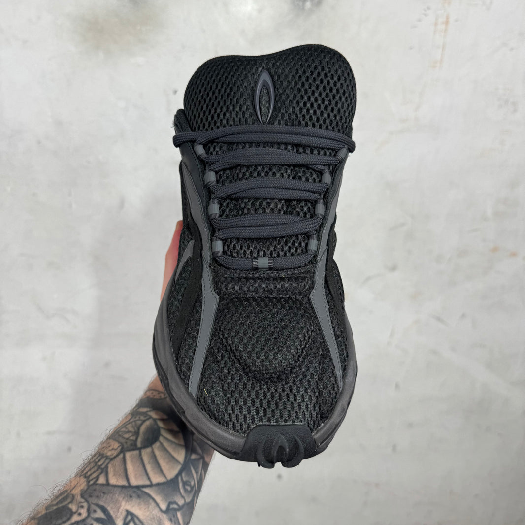Type Various Black Zero Sneakers
