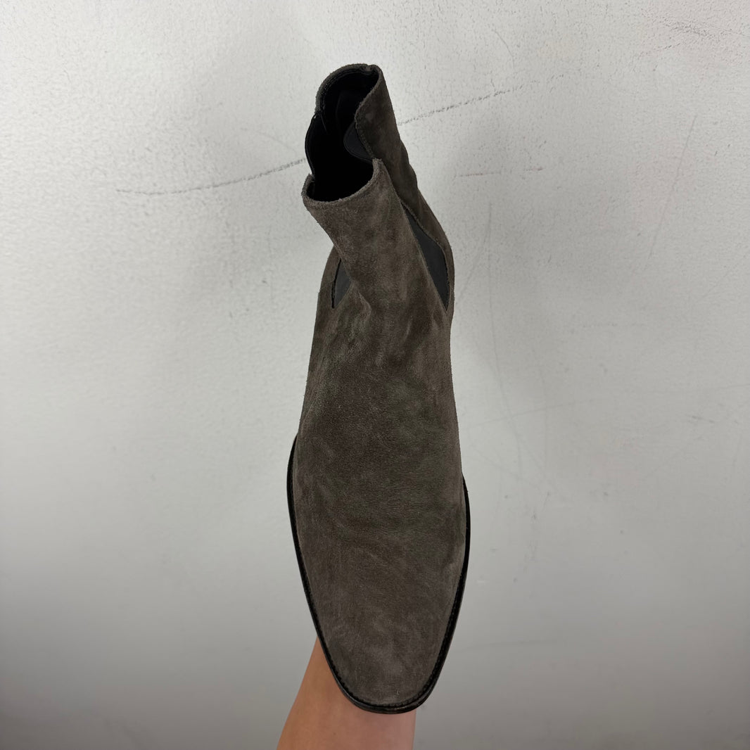 Saint Laurent Chelsea Wyatt Suede Boots