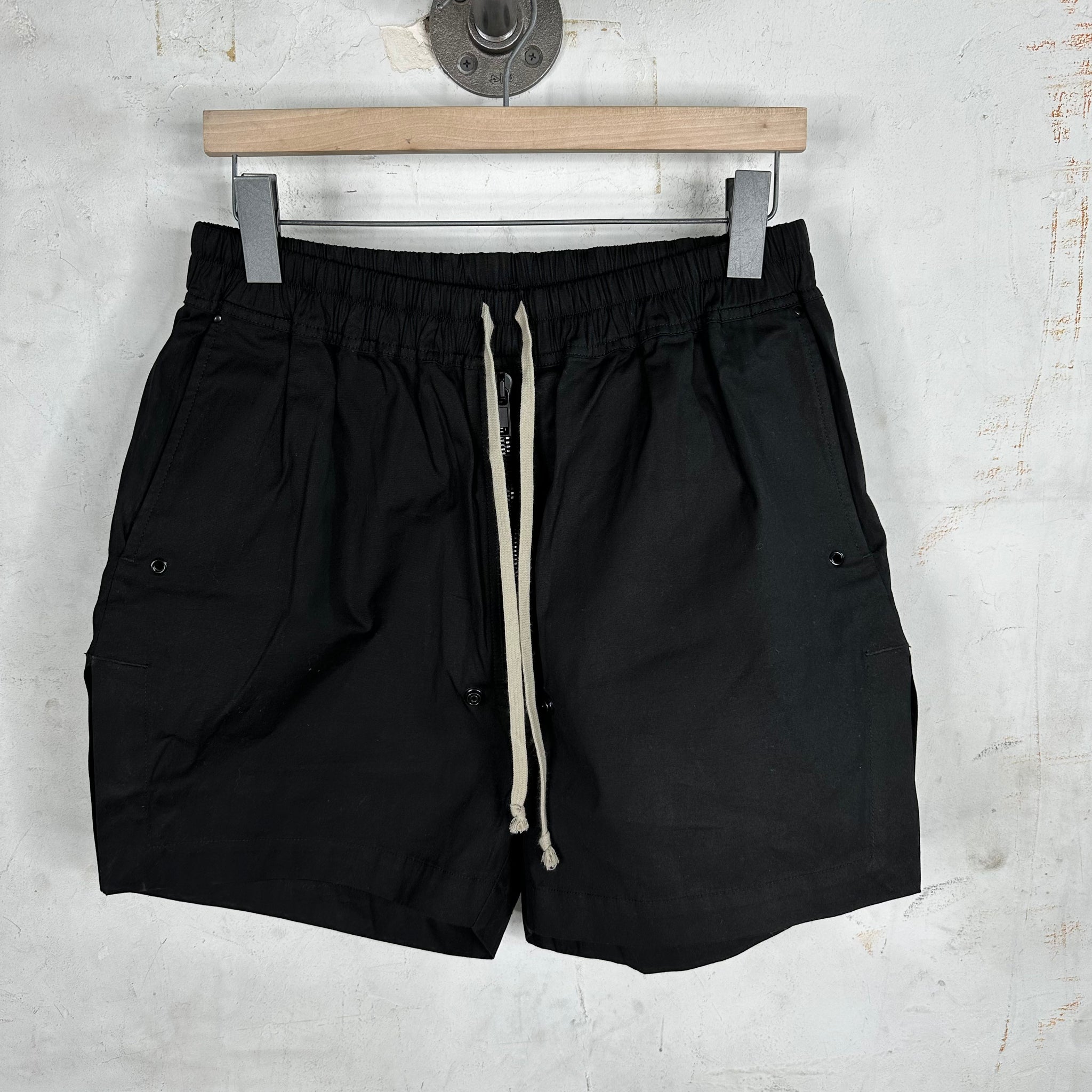 Triple Black Sweat shorts (limited) – lukevicious.com