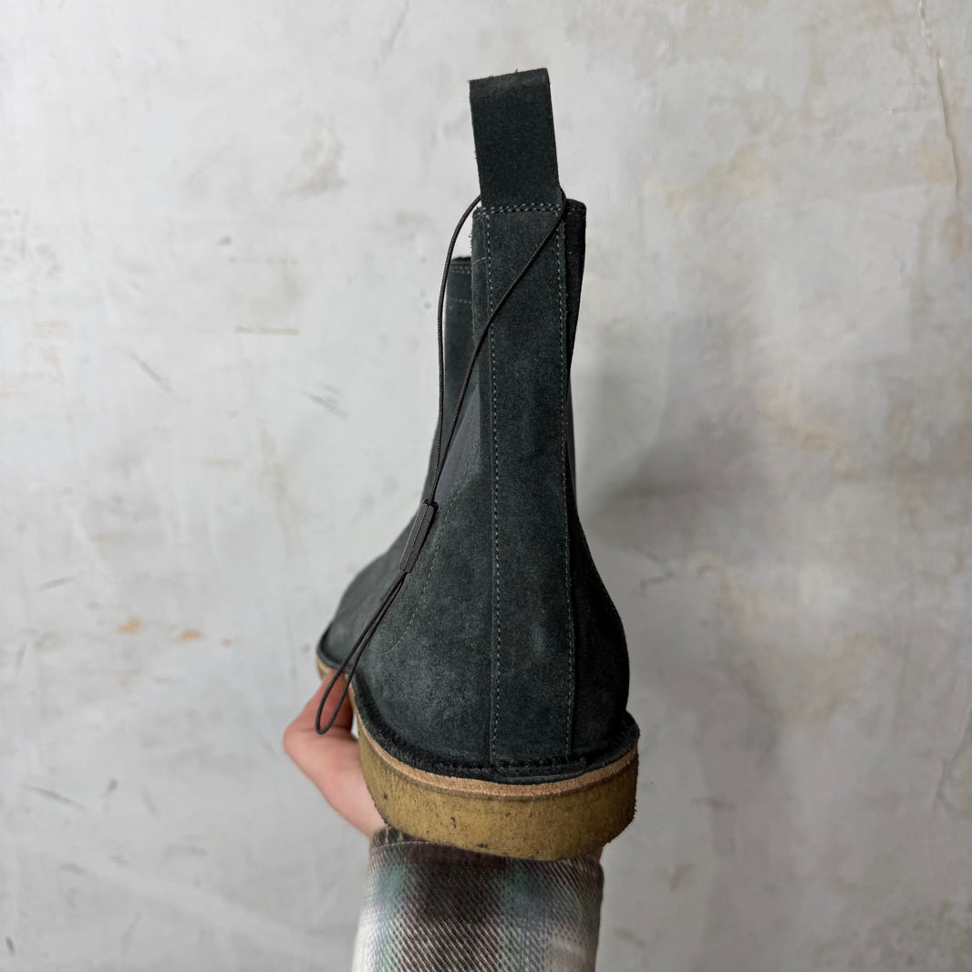 Bottega Veneta Blue Suede Chelsea Boots – www.Lukes.store display picture 3