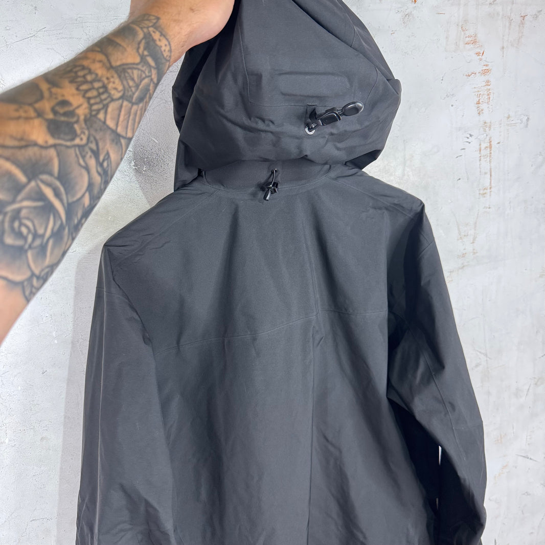 Arc'teryx Black Beta AR Jacket