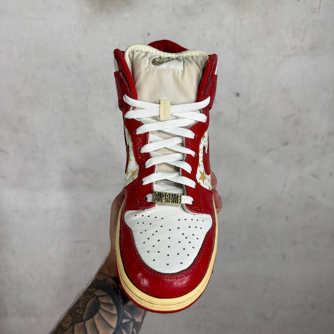 Nike x Supreme SB Dunk High Red Stars