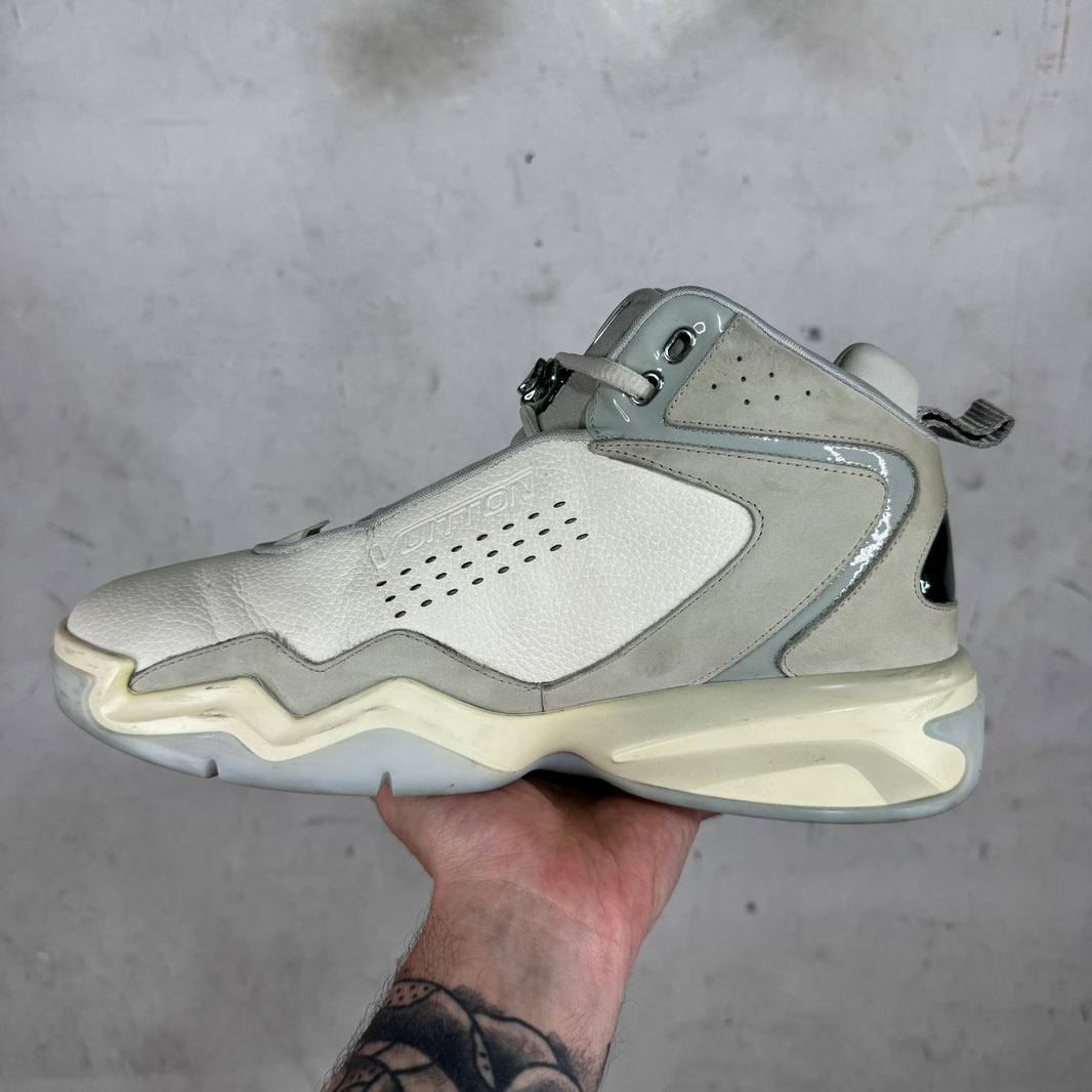Louis Vuitton White/Grey Trainer 2