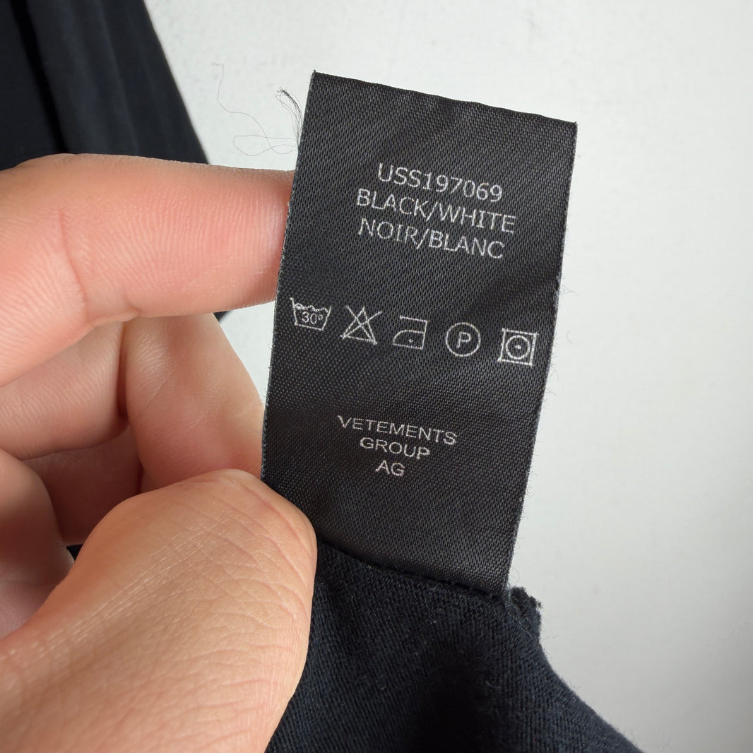 Vetements Georgia T-Shirt