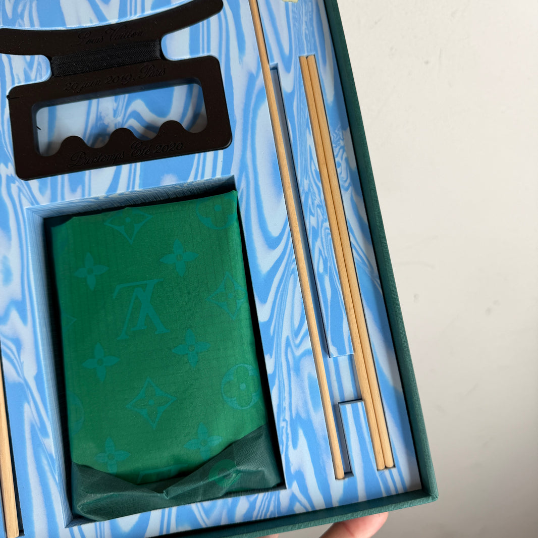 Louis Vuitton Kite Set