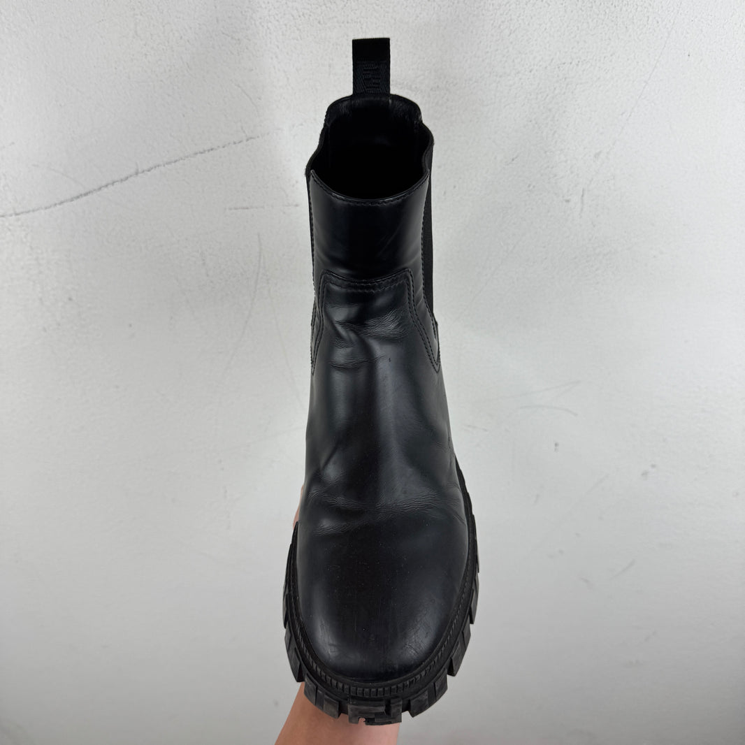 Fendi Chelsea Boots