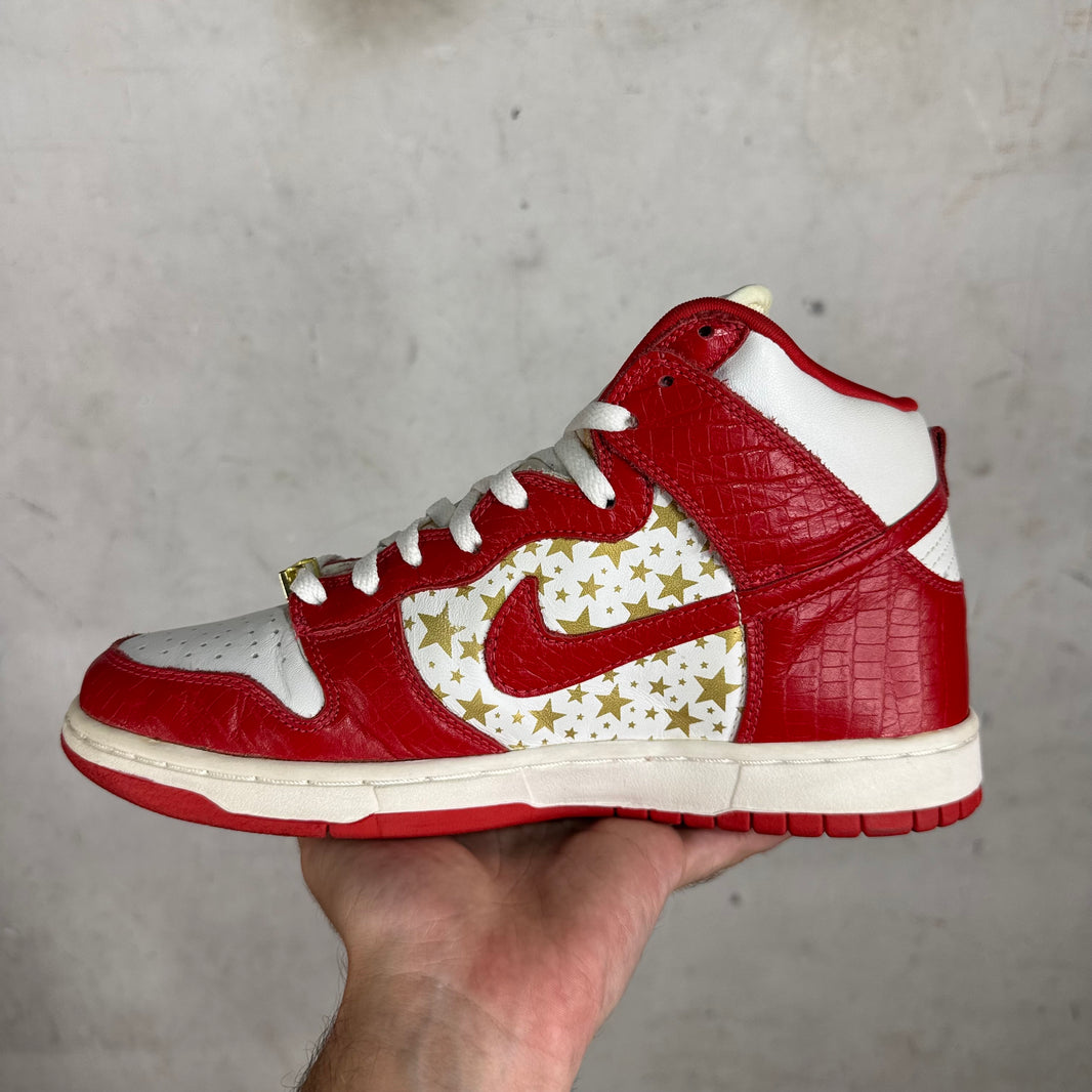 Nike x Supreme SB Dunk High Red Stars