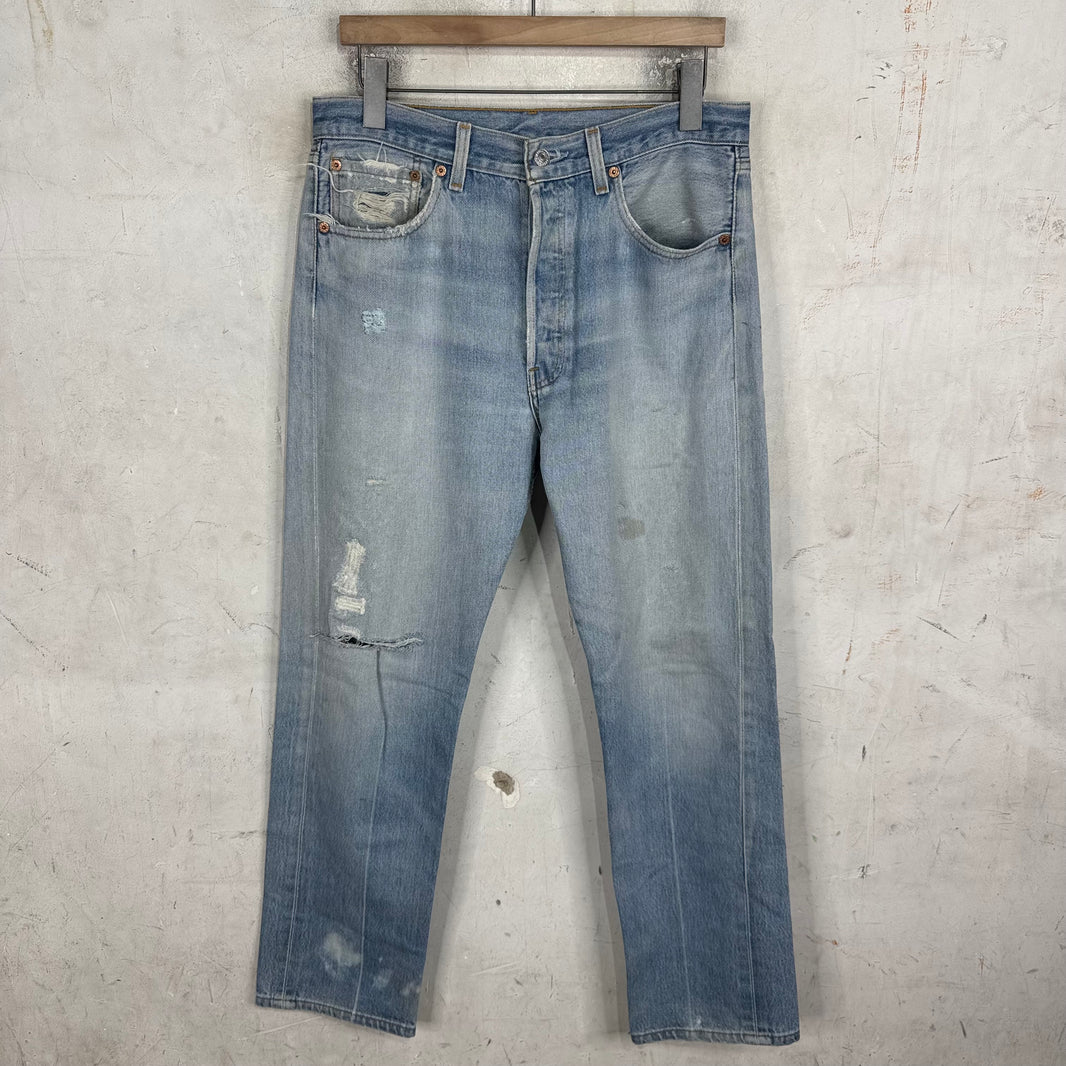 Vintage Levis 501 Lightwash Knee Rip Repair Jeans