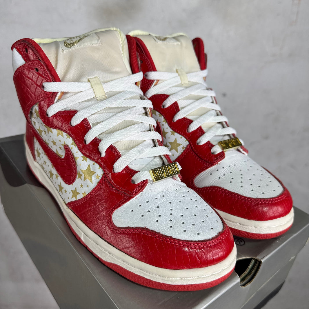 Nike x Supreme SB Dunk High Red Stars