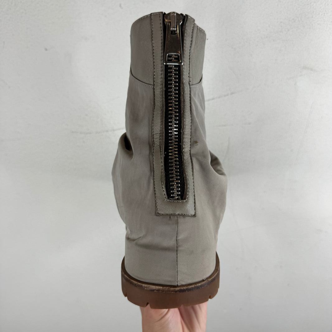 424 Gray Marathon Boots