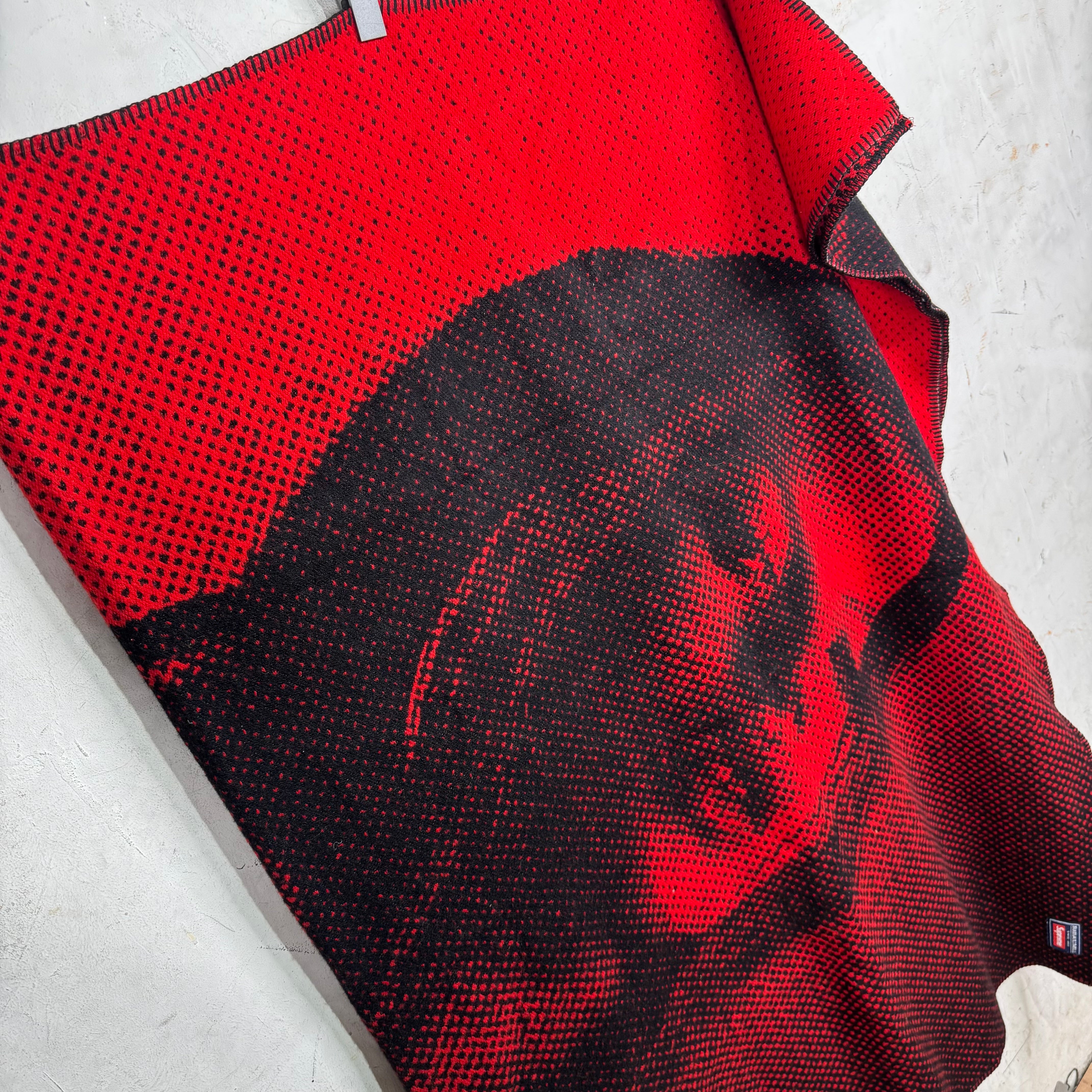 Supreme Kate Moss Blanket – www.Lukes.store