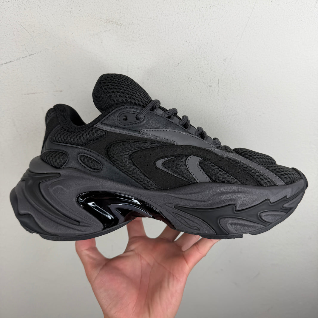 Type Various Zero Black Sneakers
