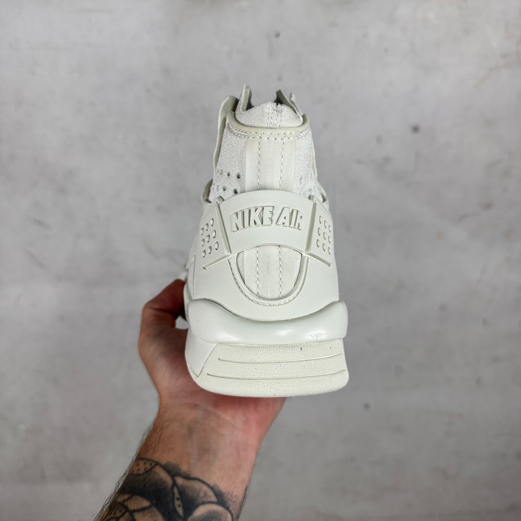 Nike x CDG White Mowabbs