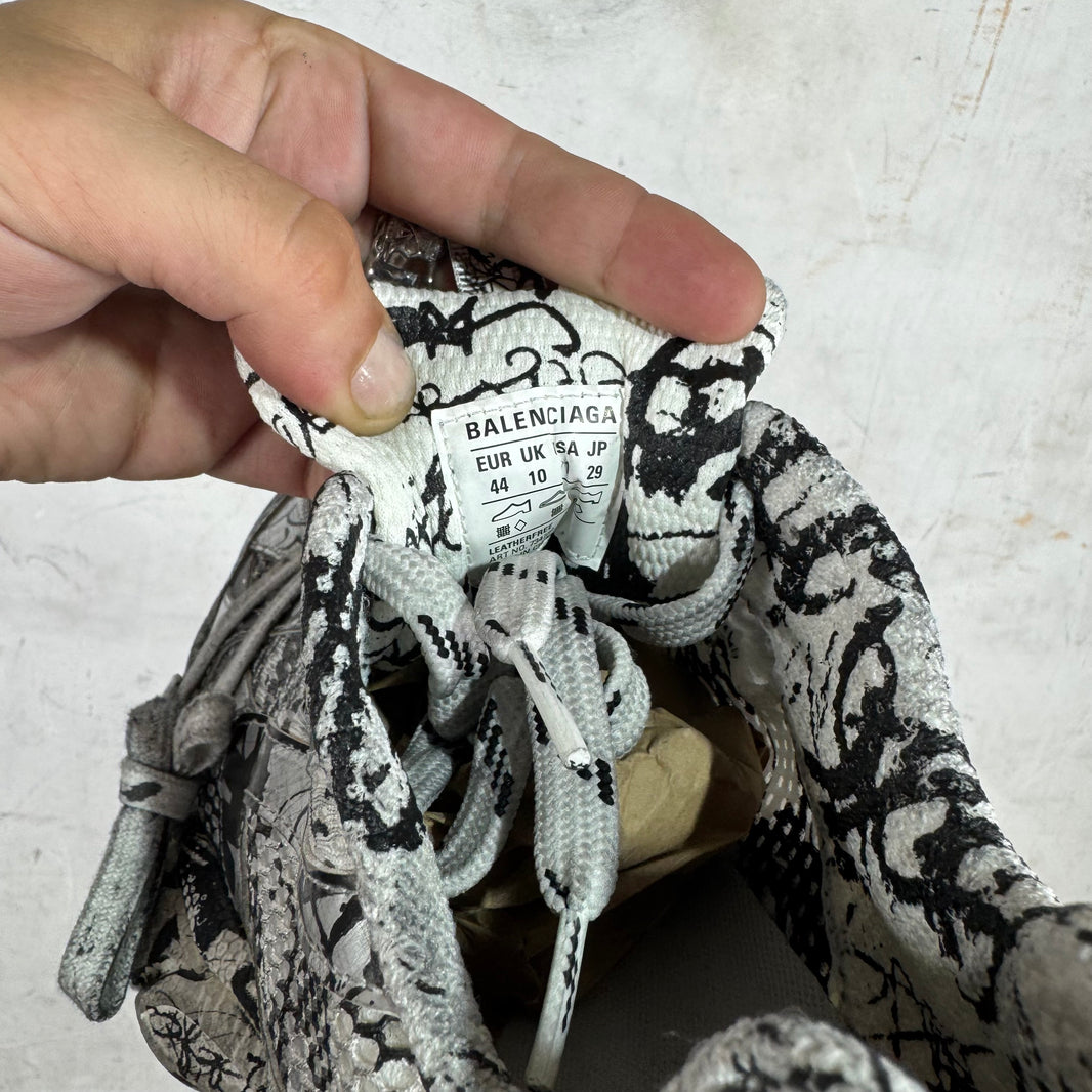 Balenciaga Grafitti 3XL's