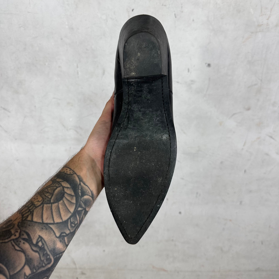 Saint Laurent Pointed Chelsea Boots