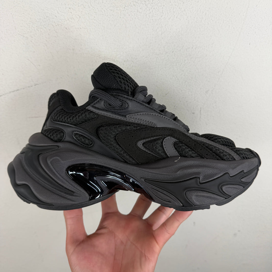 Type Various Black Zero Sneakers