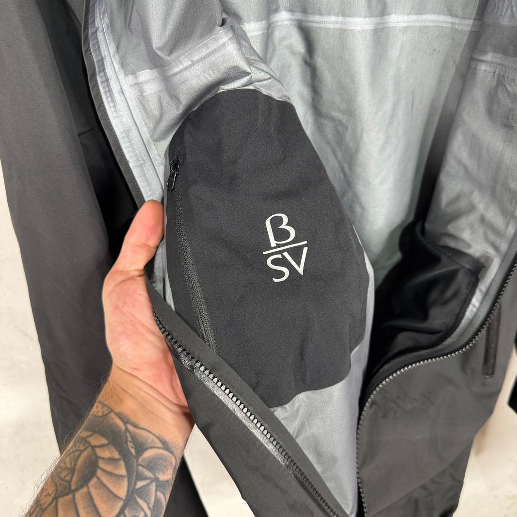 Arc'teryx Black Beta AR Jacket